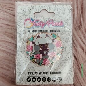 Tasty Peach Wooloo patreon limited edition pin